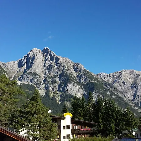 Haus Ahrnspitze Лойташ